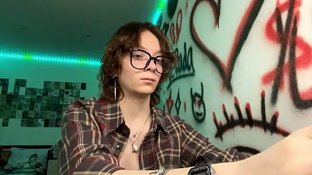 Snapshot of Hellawaisner chatting on March 2026 07:33:01 PM Hellawaisner online show from March 2026 07:33:01 PM