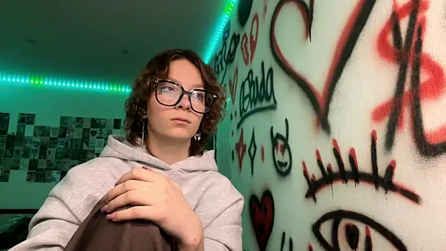 Snapshot of Hellawaisner chatting on March 2026 07:28:02 PM Hellawaisner online show from March 2026 07:28:02 PM