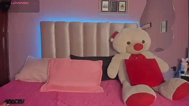 nikkita dragon  online show from April 2026 08:20:01 PM