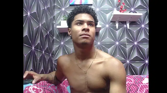 Candykss online show from May 2026 08:28:01 PM