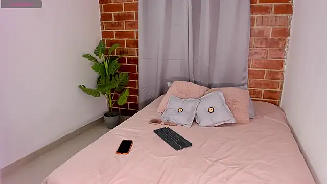 ashley hills  online show from July 2026 02:14:01 AM