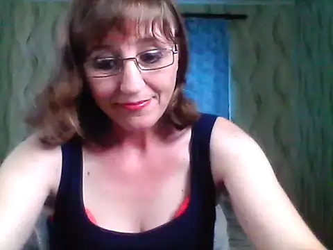 Alisaprice077 online show from June 2026 02:39:01 PM