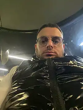 Snapshot of tonyboys19418 chatting on March 2026 09:07:01 PM tonyboys19418 online show from March 2026 09:07:01 PM