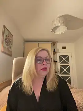 JanieLight53 online show from May 2026 06:02:02 PM