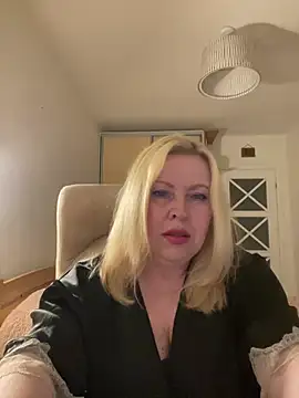 JanieLight53 online show from June 2026 10:24:01 PM