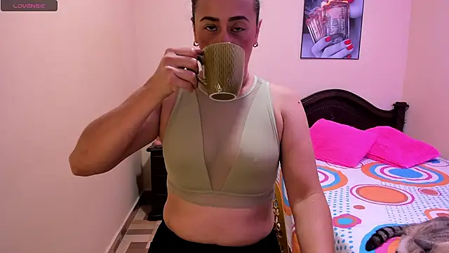 sara florez12 online show from May 2026 11:27:01 AM