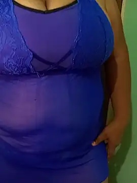 latina bigtitss online show from April 2026 04:30:02 AM