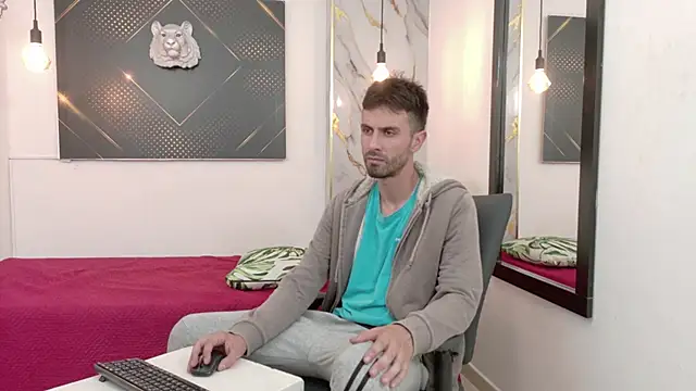 Snapshot of KingOfTemptation chatting on June 2026 04:03:02 AM KingOfTemptation online show from June 2026 04:03:02 AM