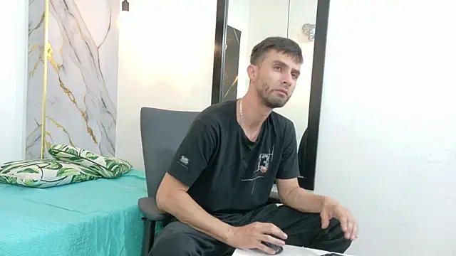 Snapshot of KingOfTemptation chatting on June 2026 03:34:01 AM KingOfTemptation online show from June 2026 03:34:01 AM