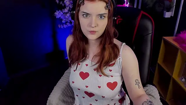 EsterTwilight online show from July 2026 03:44:01 PM