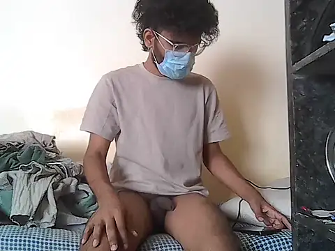 Snapshot of Madhu08fm chatting on March 2026 04:18:01 AM Madhu08fm online show from March 2026 04:18:01 AM