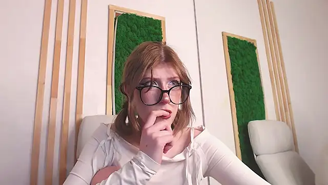 Elvessa Aura online show from March 2026 11:55:01 PM