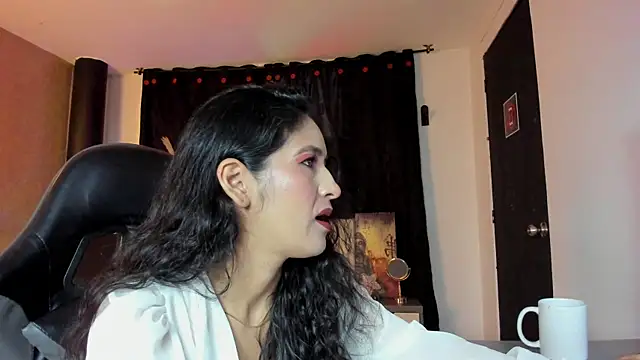 Vicky Angeel online show from May 2026 01:27:02 PM