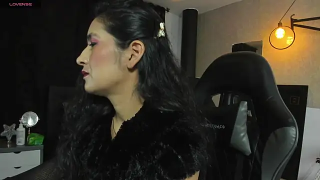 Vicky Angeel online show from July 2026 01:01:01 AM