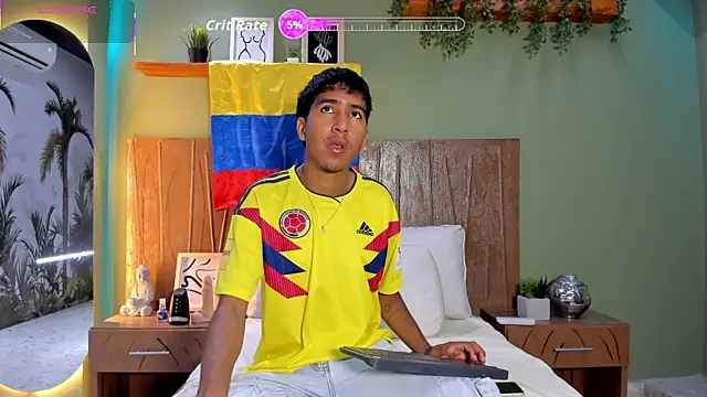 Snapshot of Ender_h0tt chatting on July 2026 08:57:02 PM Ender h0tt online show from July 2026 08:57:02 PM