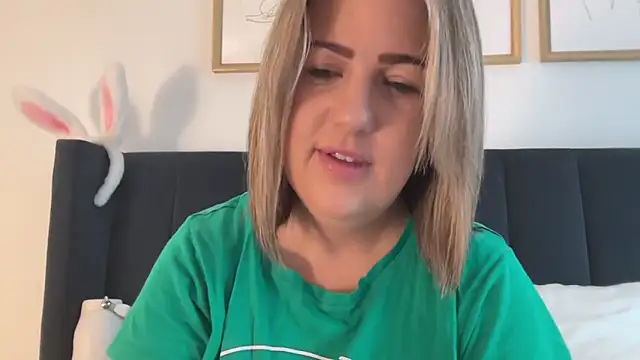 annabellewarick online show from June 2026 06:13:02 AM