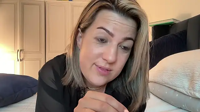 annabellewarick online show from June 2026 08:04:01 PM