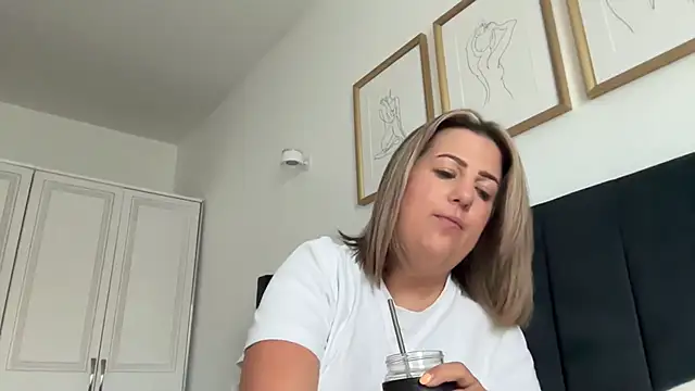 annabellewarick online show from July 2026 07:04:02 AM
