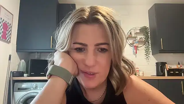 annabellewarick online show from July 2026 07:17:02 PM