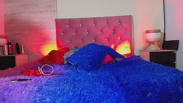 Sary LittleSmiles online show from April 2026 03:33:02 AM