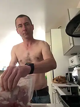 johnsex1989 online show from April 2026 07:46:02 AM