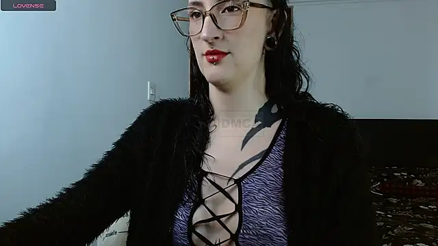 Snapshot of VelvetVal_ chatting on April 2026 05:16:02 PM VelvetVal online show from April 2026 05:16:02 PM