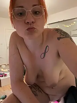 Fiebie licious  online show from May 2026 05:04:01 AM