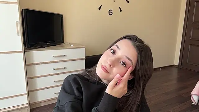 AdeleVelvet online show from April 2026 10:28:02 AM