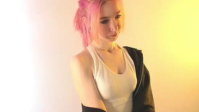 August female online show from April 2026 12:30:01 PM