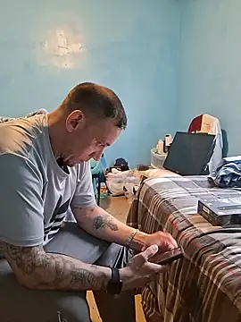 Brandon23xxxgb online show from April 2026 08:15:01 PM