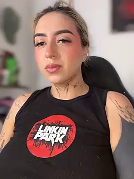 Snapshot of CarolQueen1_ chatting on March 2026 01:04:02 PM CarolQueen1 online show from March 2026 01:04:02 PM