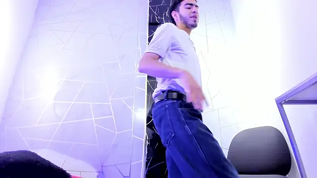 Valentin Lux online show from March 2026 03:23:02 AM