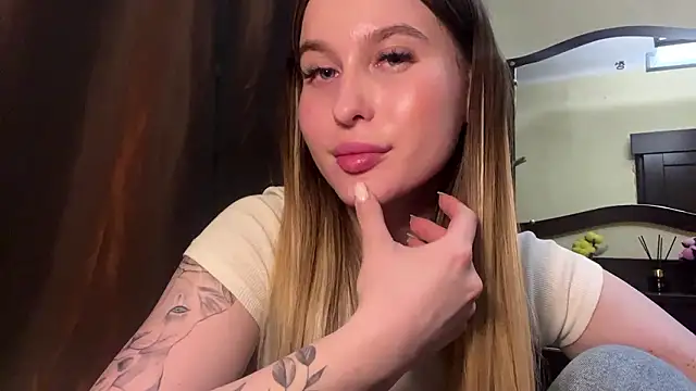 Snapshot of FrancieSteinbaugh chatting on March 2026 06:35:02 PM FrancieSteinbaugh online show from March 2026 06:35:02 PM