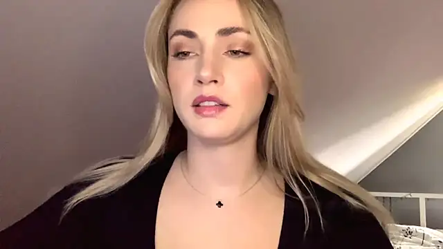 ScarlettSensitive online show from May 2026 02:24:02 PM