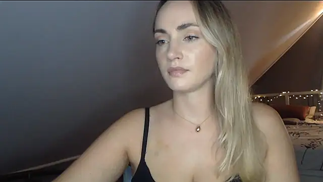 ScarlettSensitive online show from August 2026 02:19:01 PM