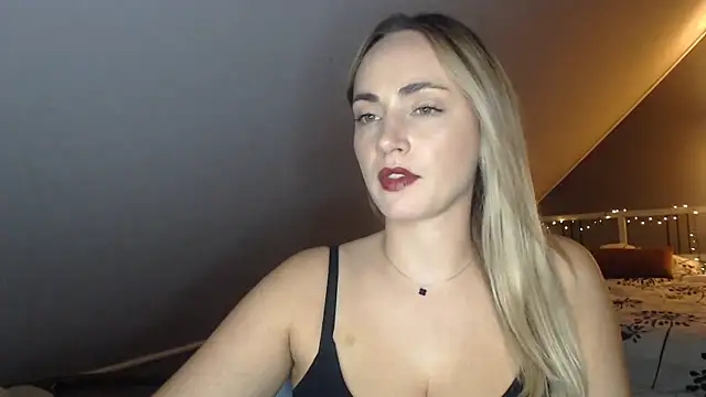 ScarlettSensitive online show from August 2026 08:14:01 PM