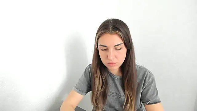 summmmersky1 online show from March 2026 09:31:02 AM