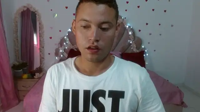 Snapshot of sven_fox723 chatting on June 2026 01:37:01 PM sven fox723 online show from June 2026 01:37:01 PM