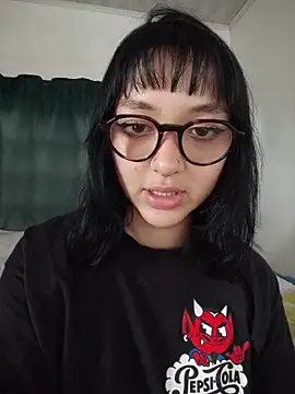 LilithBluum online show from May 2026 09:12:01 PM