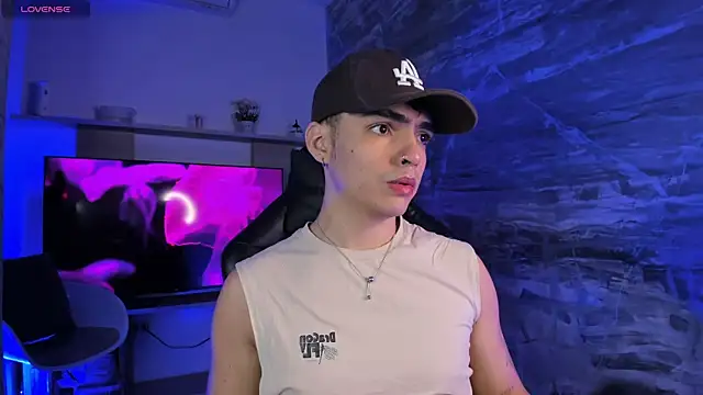 NicoKinggs  online show from April 2026 01:01:01 PM