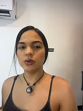 Bella-Ferrer online show from July 2026 06:18:02 PM