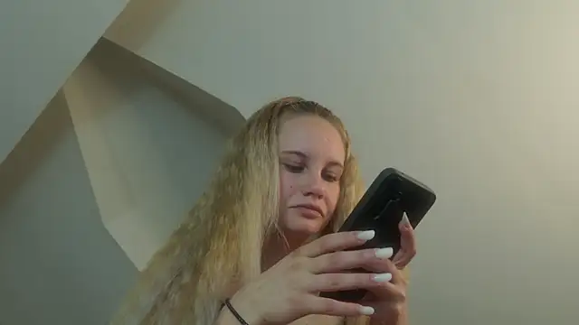 IceBlueBabe online show from June 2026 07:38:02 PM