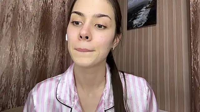 AylaLust online show from April 2026 02:00:02 PM