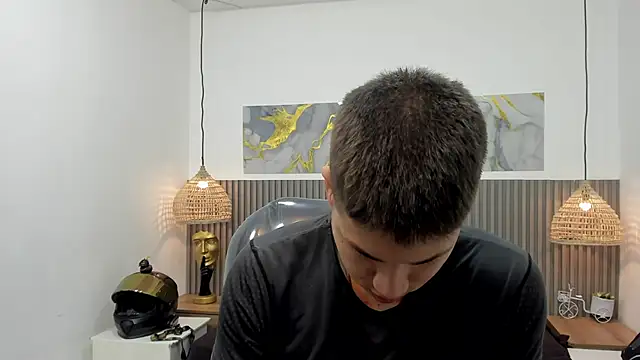 Snapshot of AlessandroFranco chatting on April 2026 01:04:01 PM AlessandroFranco online show from April 2026 01:04:01 PM