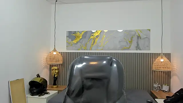Snapshot of AlessandroFranco chatting on April 2026 01:37:02 PM AlessandroFranco online show from April 2026 01:37:02 PM