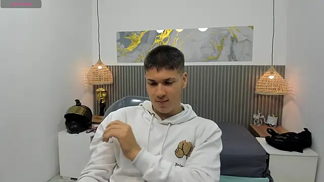 Snapshot of AlessandroFranco chatting on May 2026 01:19:01 PM AlessandroFranco online show from May 2026 01:19:01 PM
