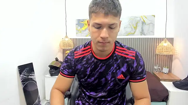 Snapshot of AlessandroFranco chatting on May 2026 01:27:02 PM AlessandroFranco online show from May 2026 01:27:02 PM