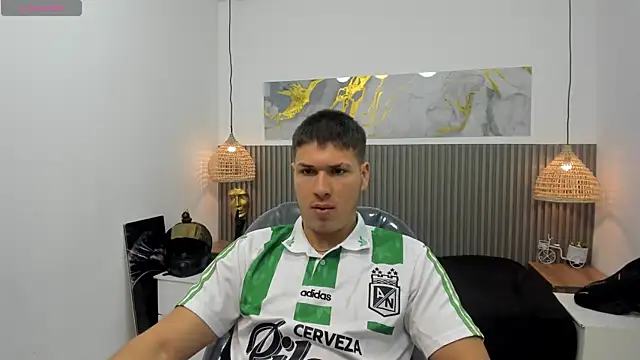 Snapshot of AlessandroFranco chatting on May 2026 01:27:02 PM AlessandroFranco online show from May 2026 01:27:02 PM