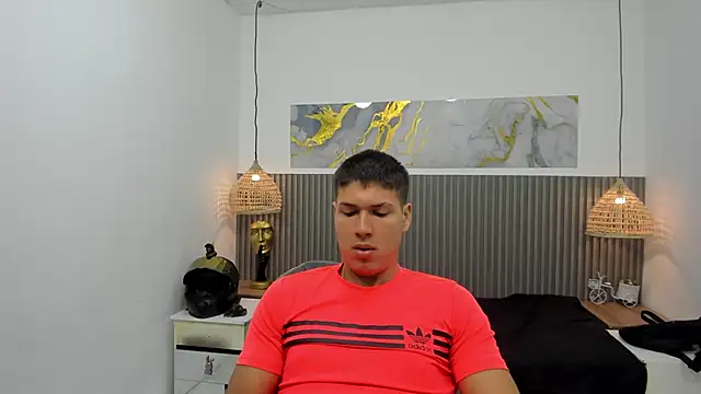 Snapshot of AlessandroFranco chatting on May 2026 01:17:01 PM AlessandroFranco online show from May 2026 01:17:01 PM