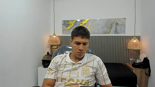 Snapshot of AlessandroFranco chatting on May 2026 01:21:02 PM AlessandroFranco online show from May 2026 01:21:02 PM